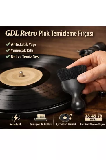 Plak yüzeyine zarar vermeden toz ve kirleri temizleyen, antistatik özellikli yumuşak kıllı plak temizleme fırçası. Daha net ve temiz ses için ideal bakım ürünü.