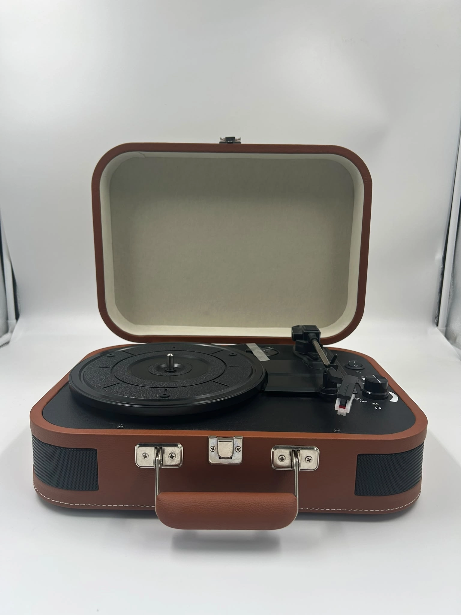 GDL Retro Çanta Pikap T317B - Bluetooth, Şarjlı ve Taşınabilir Retro Plak Çalar